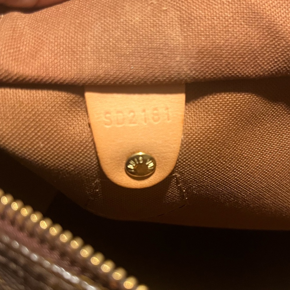 Authentic Louis Vuitton Speedy 25 Bag - Picture 3 of 8